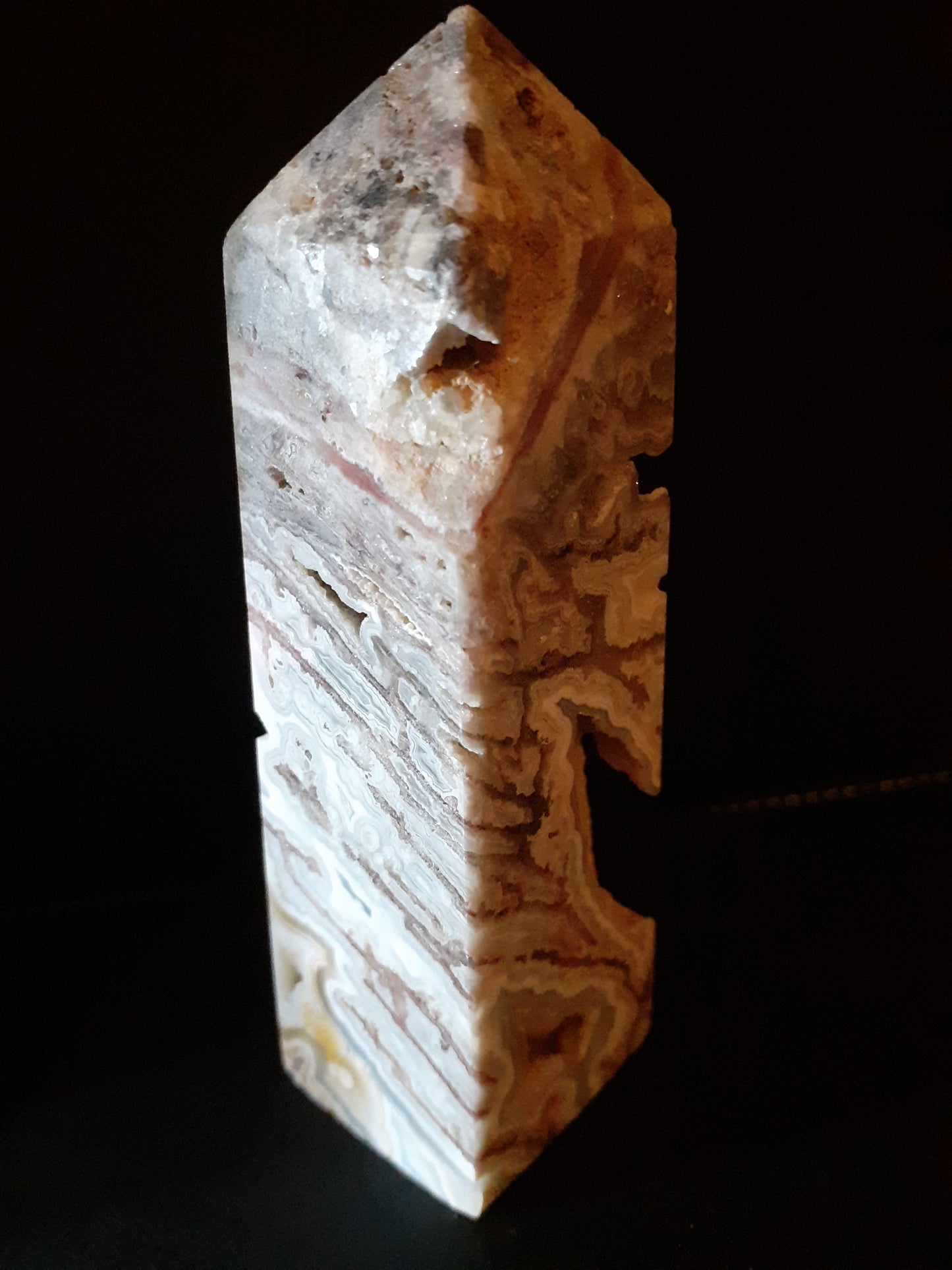 Natural Beige and red Mexican Agate tower - 10 cm - 176 gr - crazy lace agate druzy pockets - Natural Gems Belgium