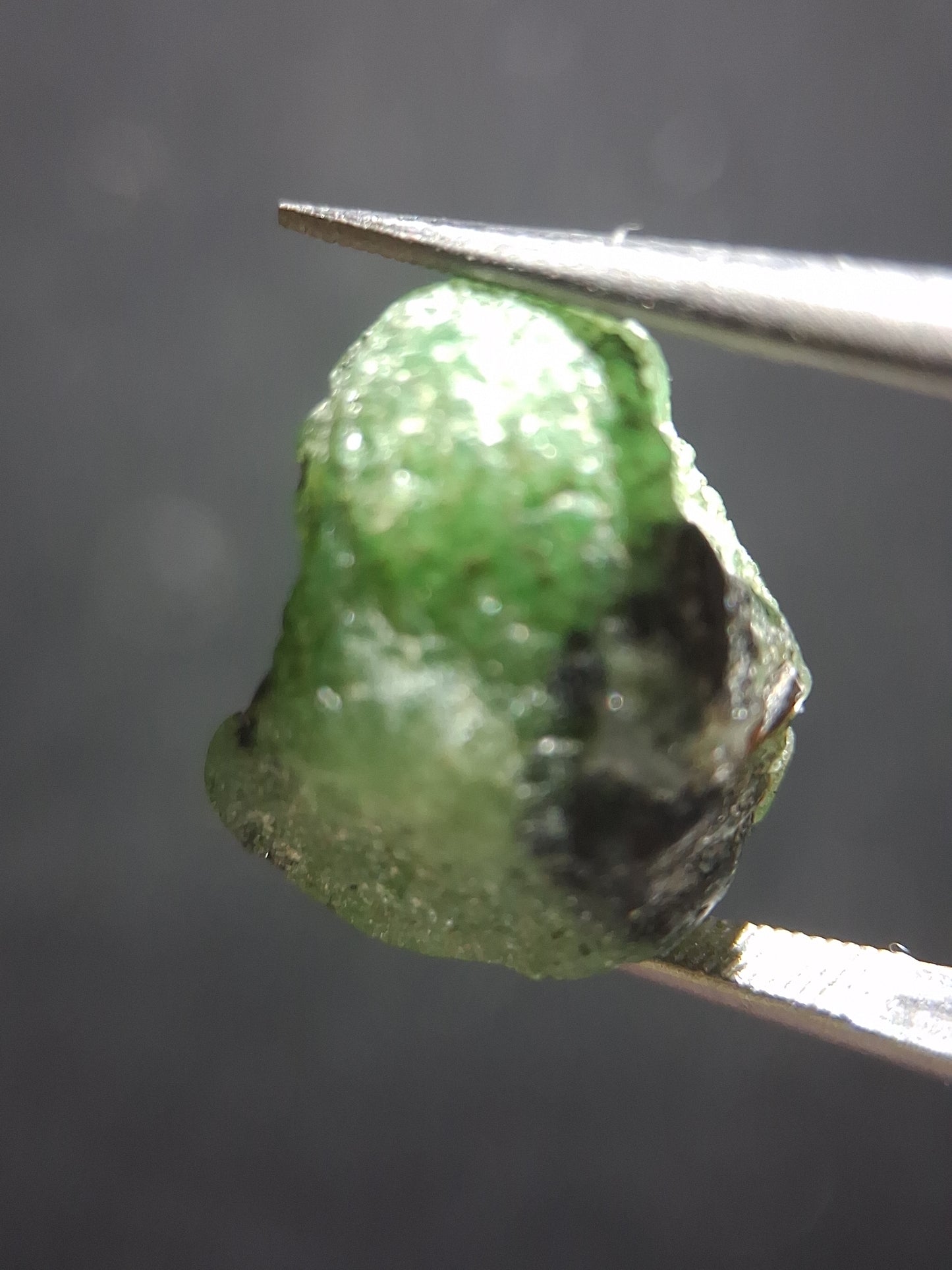 Rough Emerald - 13.318 ct - green rough emerald crystal - Natural Gems Belgium