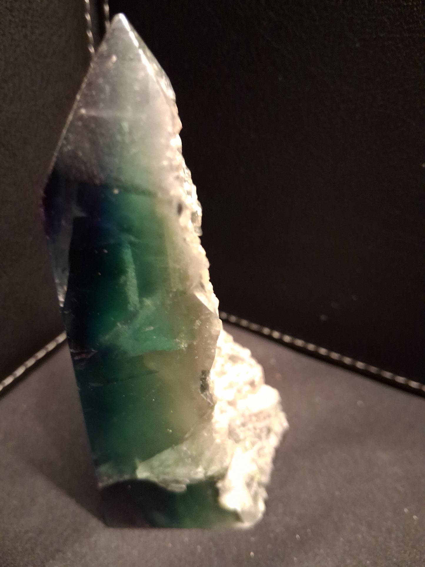 Bicolor fluorite Tower - 10 cm high - Fluorite crystal tower Druzy Pockets - green with purple accents