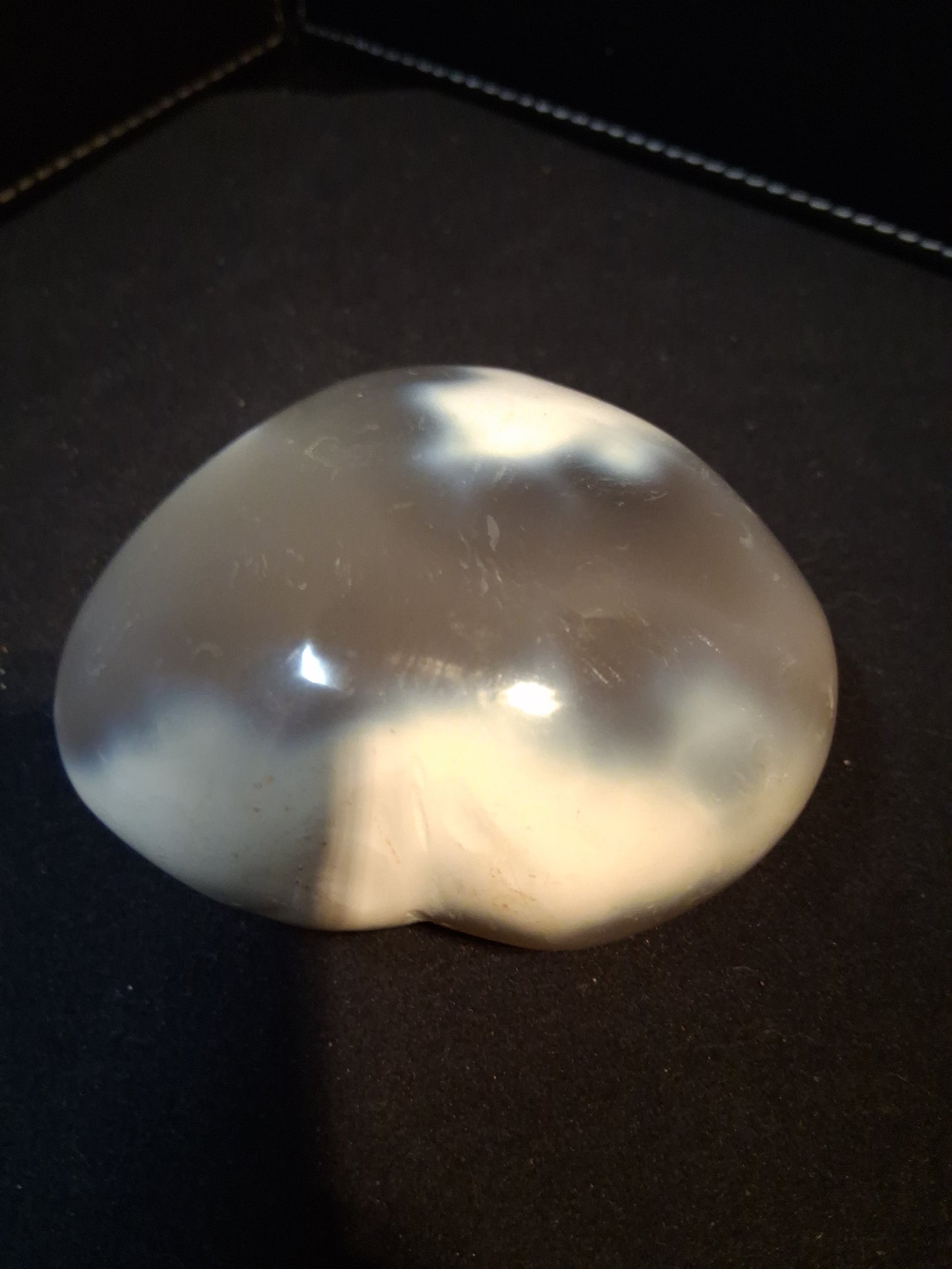 Natural Agate Palmstone - heart shaped - orca agate