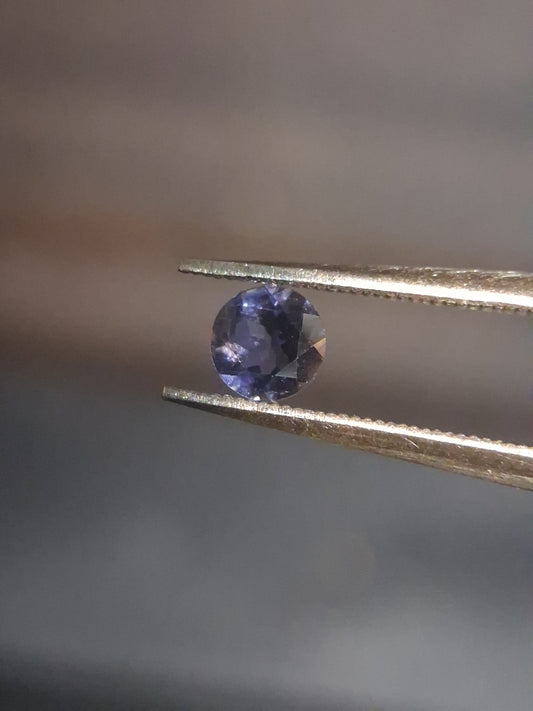 Natural Iolite - 0.225 ct - round - unheated - bluish violet- AKA the Vikings' Compass - Natural Gems Belgium