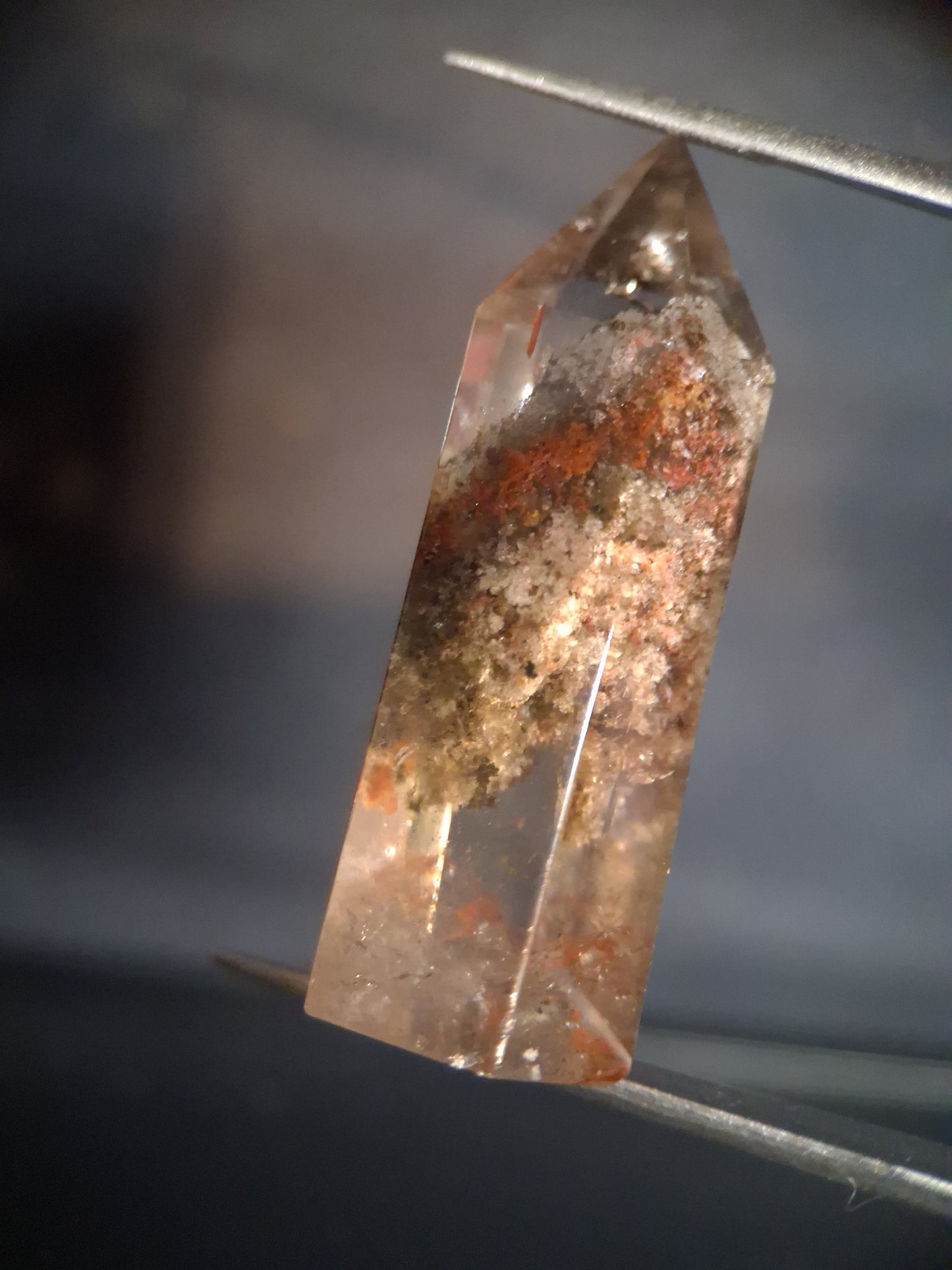 Crystal point of Phantom Quartz - multicolored scenic - hexagon - 3.4 cm - Natural Gems Belgium