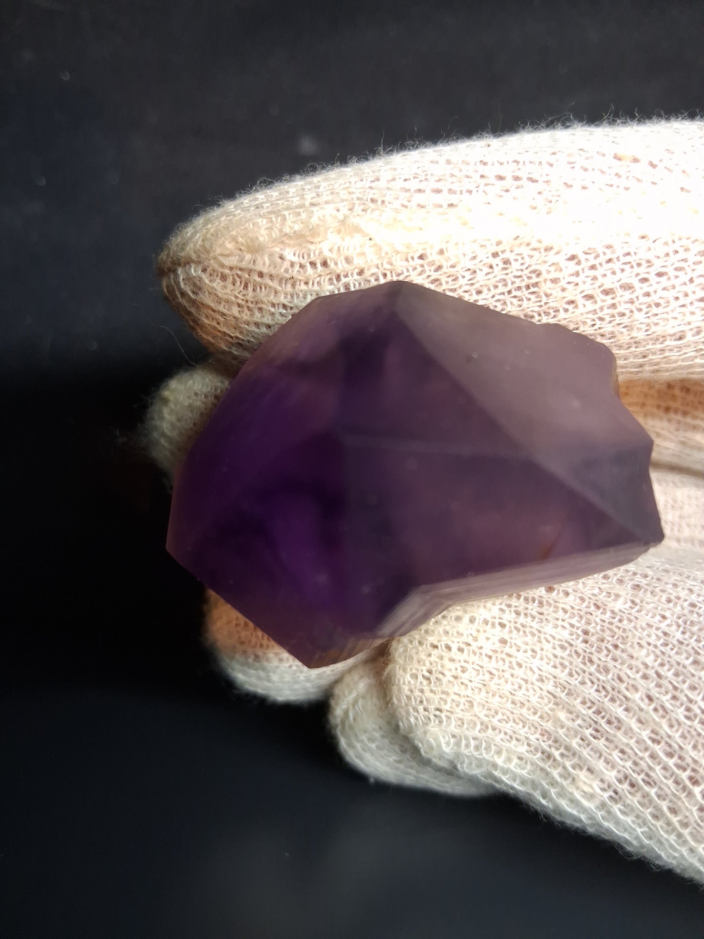 Rough amethyst - Amethyst Crystal Point - Raw Point with Root - 5.5 x 4.1 cm - Natural Gems Belgium