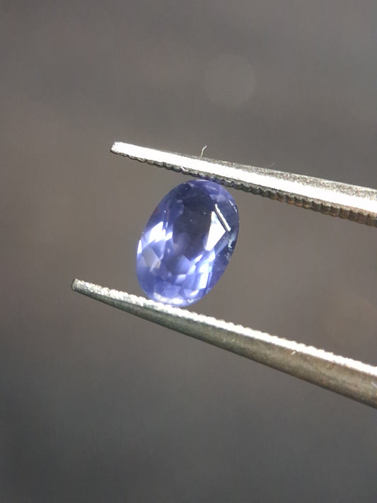 Natural Iolite - 0.430 ct - oval - unheated - bluish violet- high quality cordierite - Natural Gems Belgium