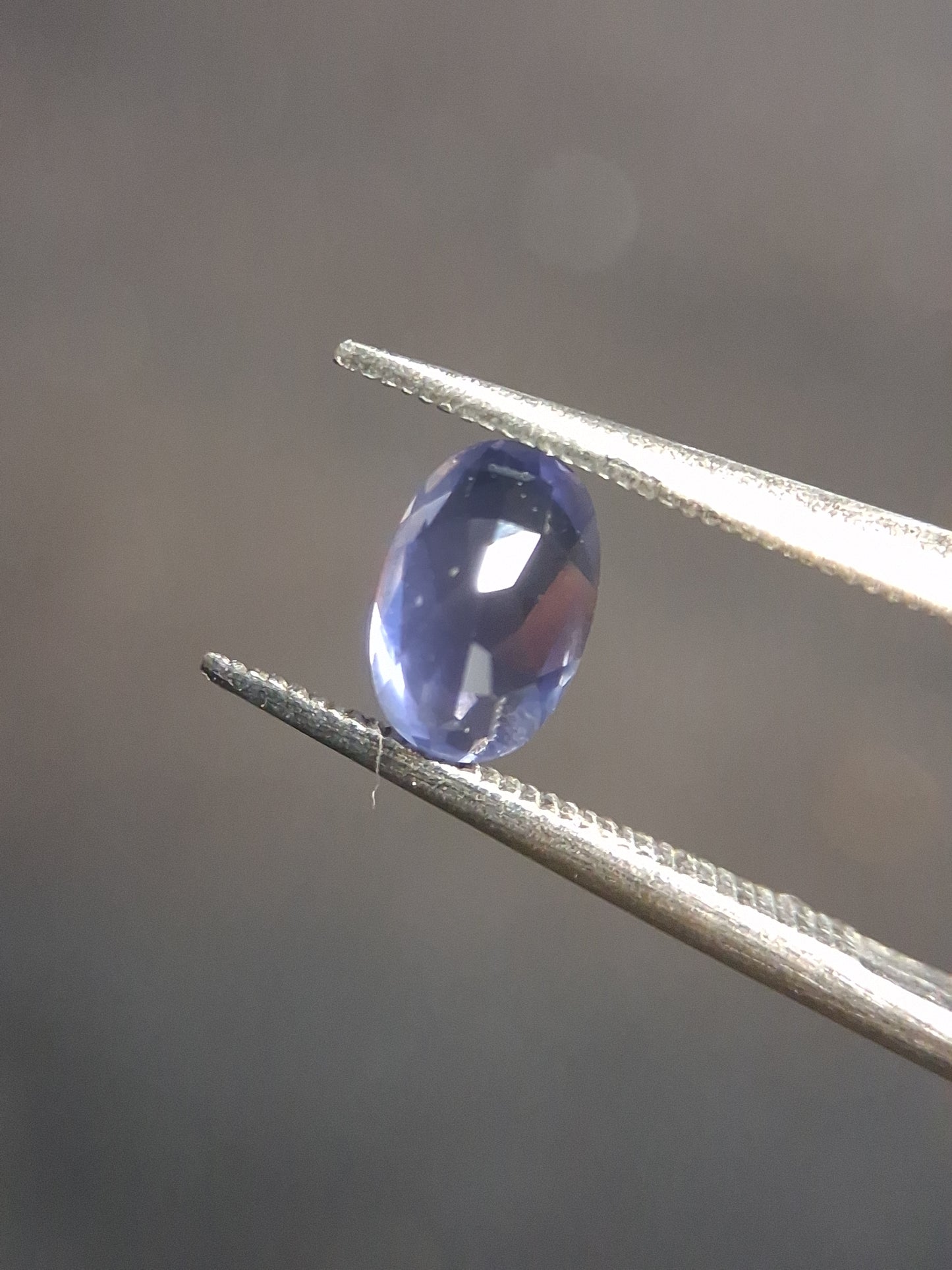 Natural Iolite - 0.430 ct - oval - unheated - bluish violet- high quality cordierite - Natural Gems Belgium