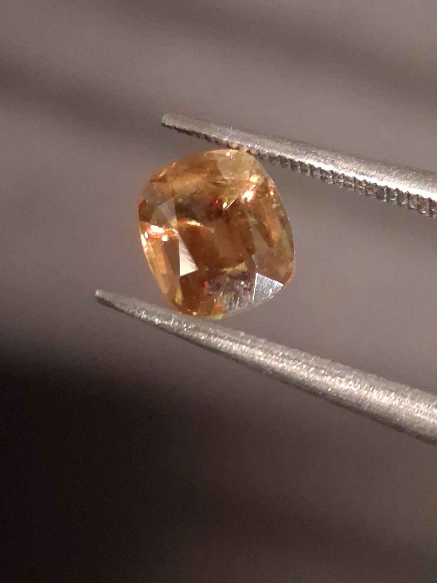 Natural sphene - 1.010 ct - cushion - unheated- greenish brownish yellow - Natural Gems Belgium