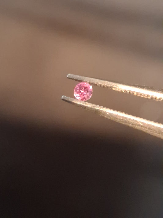 Natural Pink Sapphire - 0.049 ct -2 mm Round cut - unheated - Africa - high quality - Natural Gems Belgium
