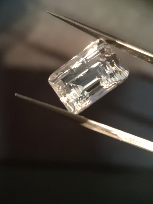 Natural Pure quartz - 8.414 ct - custom cut - clear quartz - Natural Gems Belgium