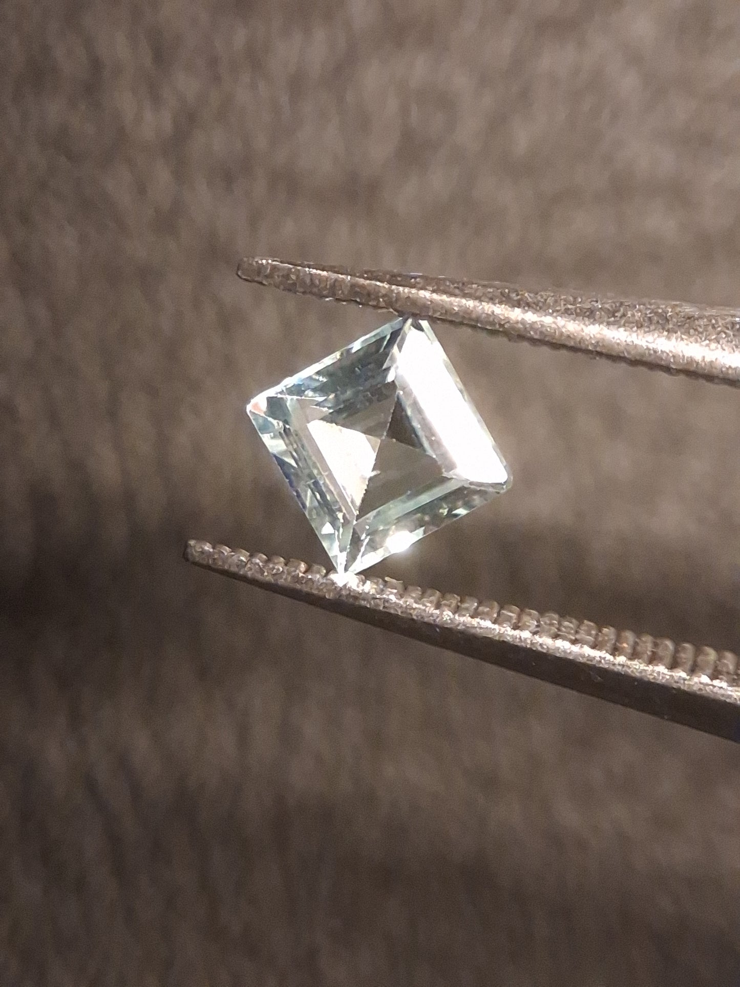 Natural Topaz - Sky Blue - 0.460 ct - square - irradiated - Natural Gems Belgium