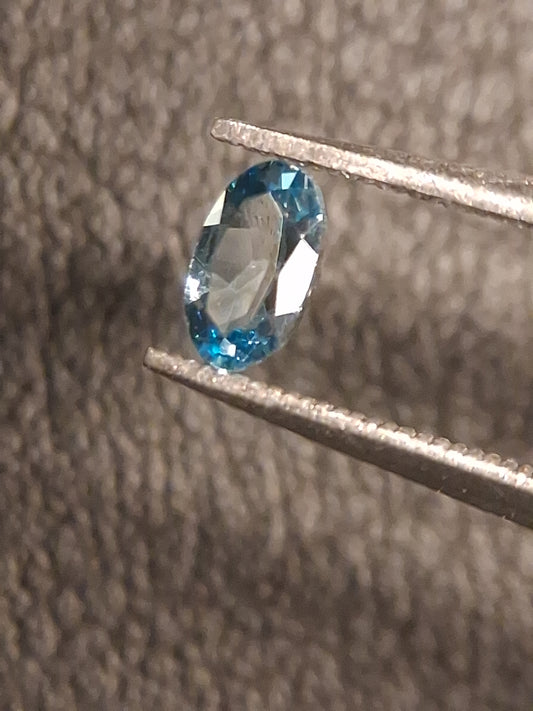 Natural Topaz - London Blue - 0.265 ct - oval - high end jewelry quality - Natural Gems Belgium