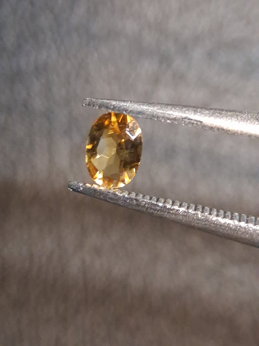 Natural Citrine Gemstone – Faceted Oval Cut 3x4 mm Golden Yellow | Loose Citrine Stone - Natural Gems Belgium