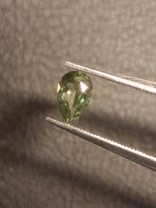 Natural Green Apatite - pear faceted - 0.418 ct - loose gemstone