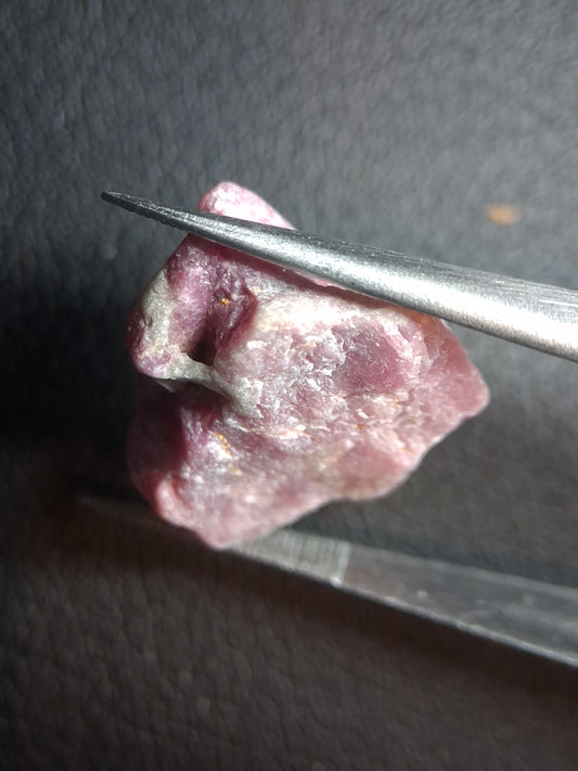 Natural Rough Ruby - 22.820 ct - natural ruby - heated