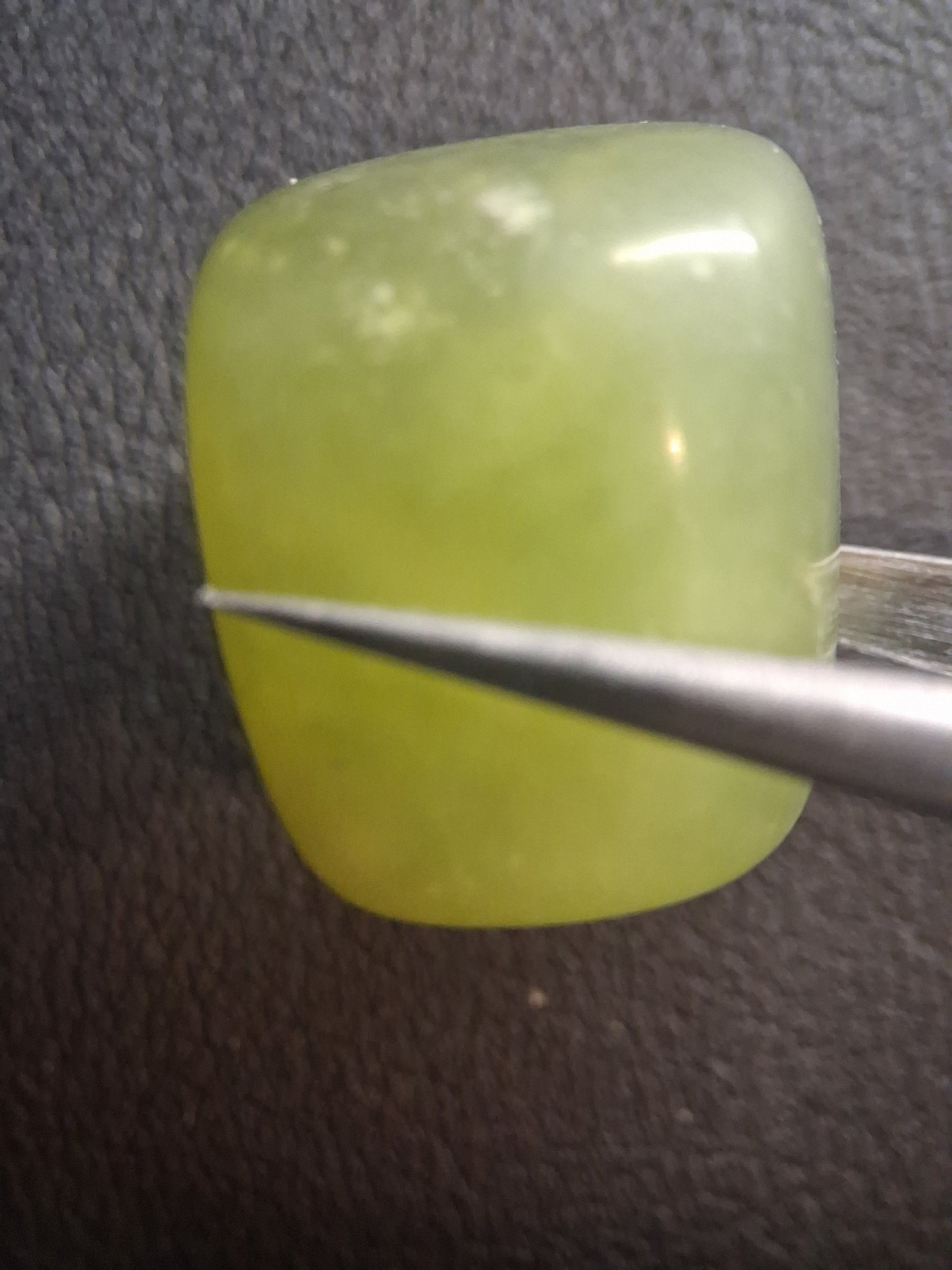 Pietra tascabile naturale di giada Xiuyan verde – Cristallo lucidato – 22 mm