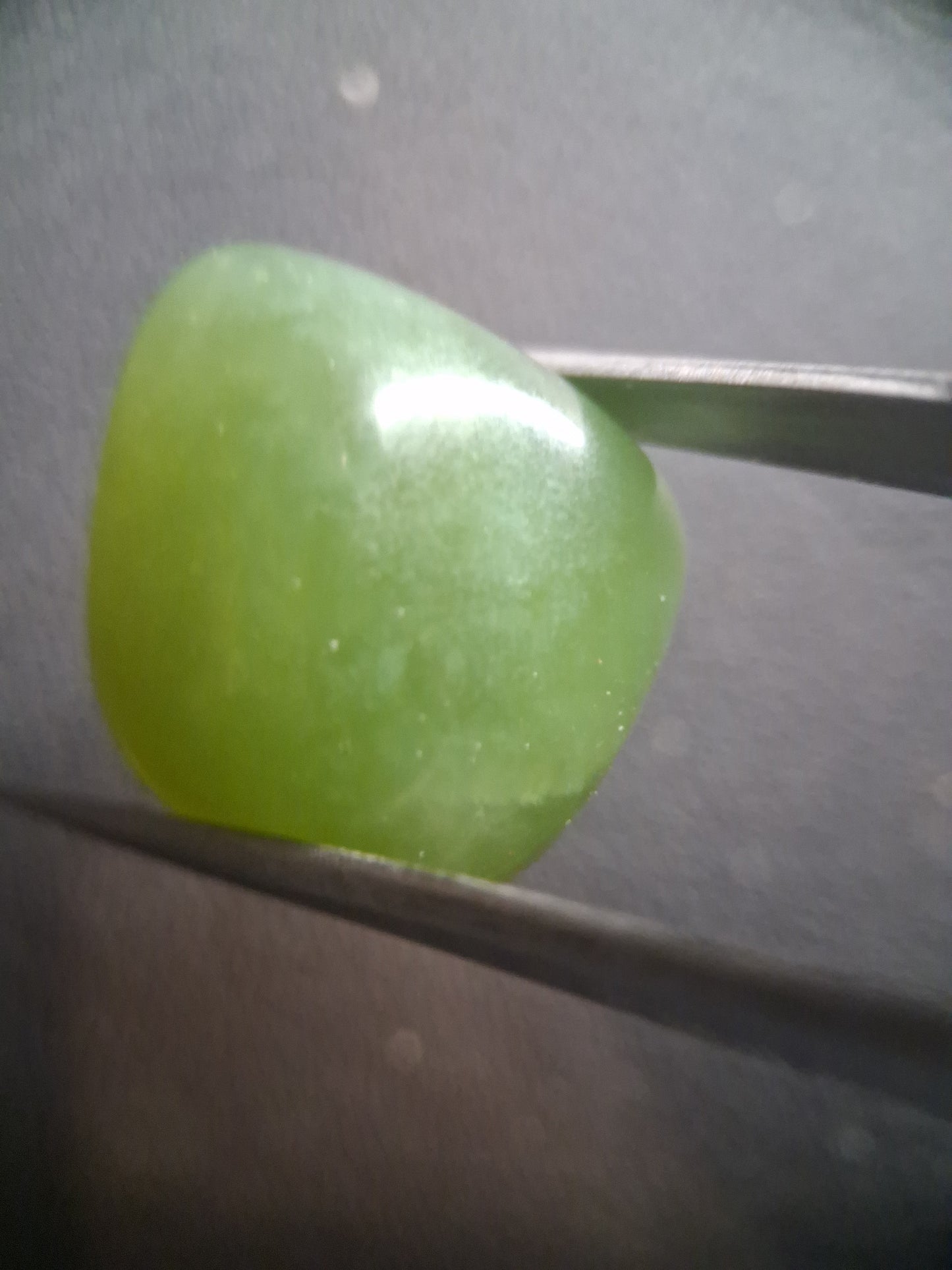 Pietra Tascabile di Giada Xiuyan Verde Naturale – Cristallo Lucidato - 18 mm