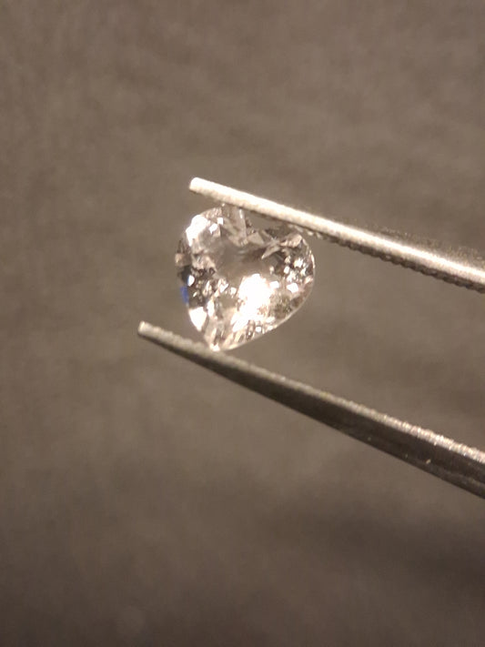 Morganite rose très clair naturel - 0,435 ct - cœur - non chauffé