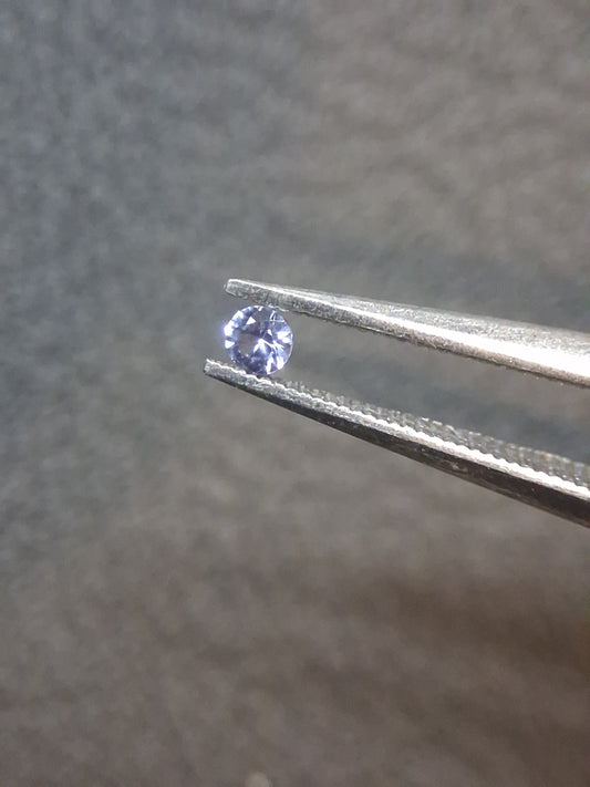 Tanzanite Naturelle Ronde Brillant 0,035 ct – 2,0 mm | Doucement Chauffée | Tanzanie