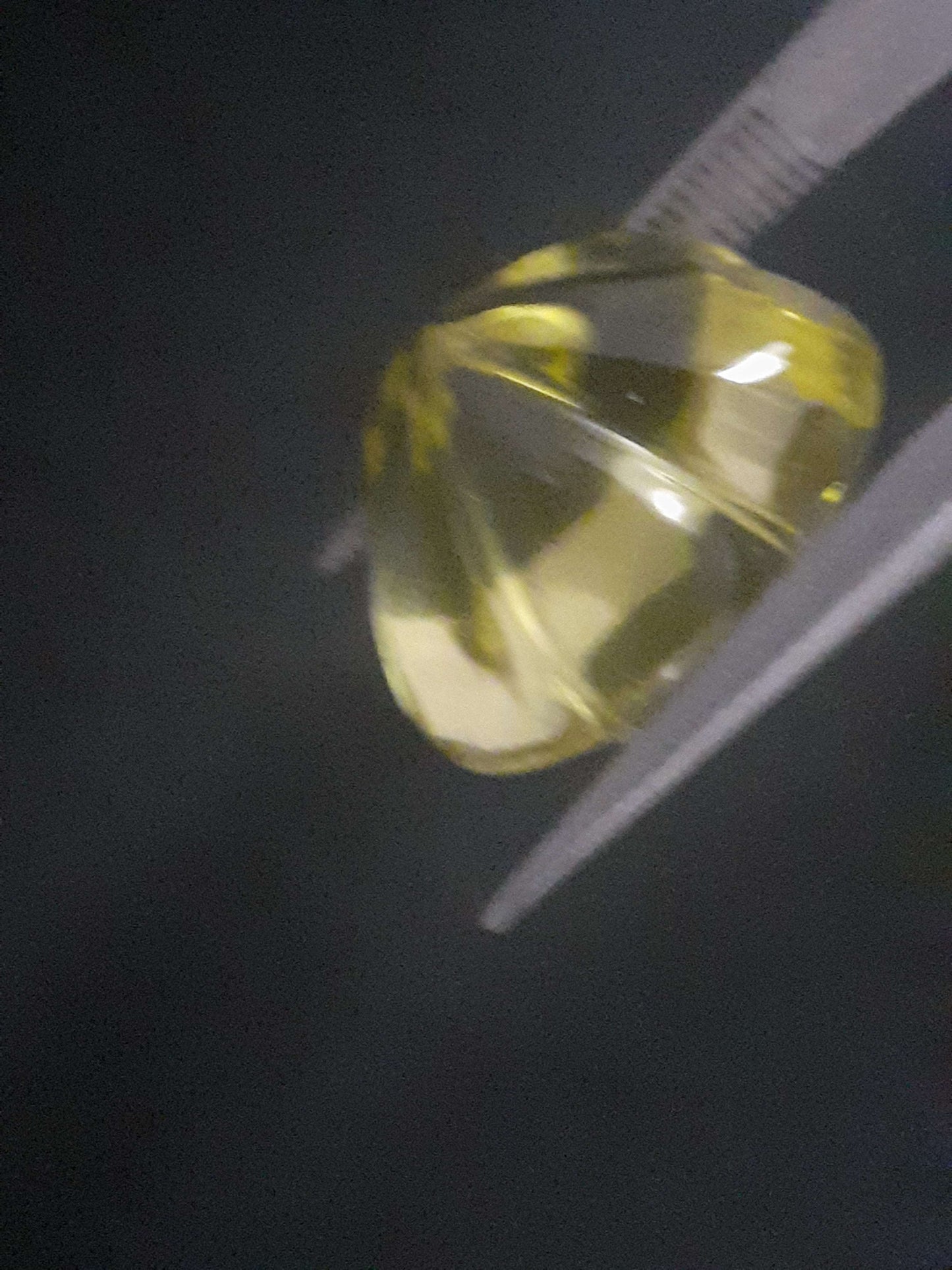 Natural yellow lemon quartz - 7.108 ct - custom - good color All Quartz Gemstones Natural Gems Belgium