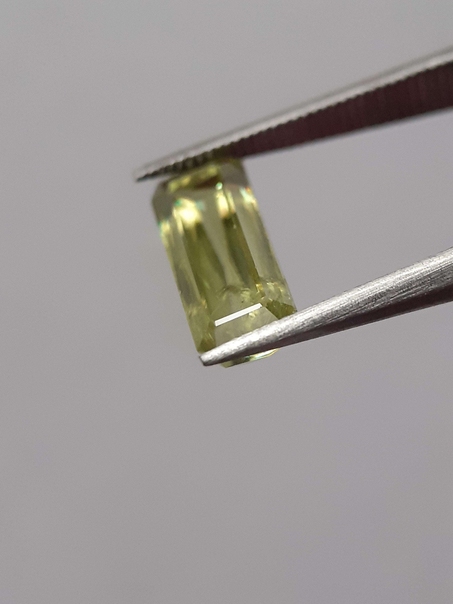 Natural yellowish green shpene - 1.43 ct - Octagon - unheated - sparkles A++ - certified by NGB All Sphene (Titanite) Gemstones - Faceted Sphene Natural Gems Belgium