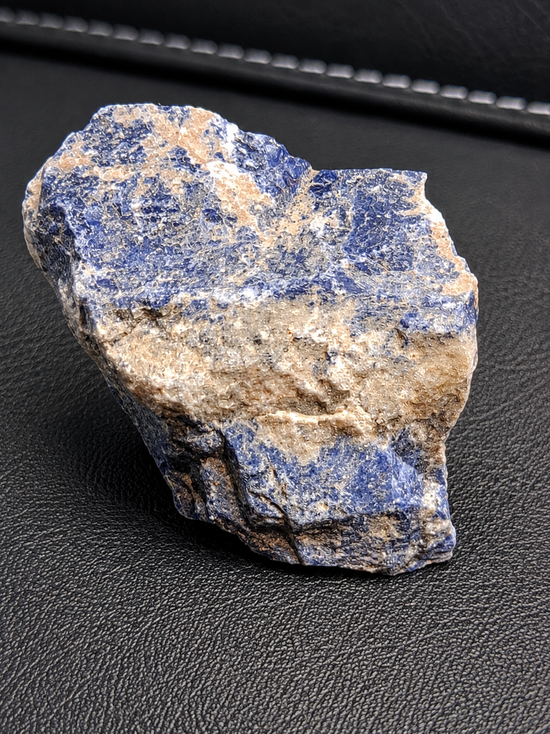 Rough Blue Sodalite – 43g Natural Crystal - Natural Gems Belgium