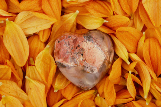 Unlocking the Vibrant Connection How Colors of Gemstones Affect Spiritual Energy