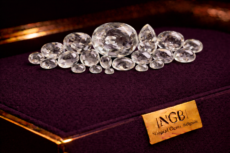 Enhydro Quartz Gemstones - Rare Water Bubble Gemstones