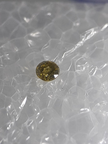 Certified Natural Diamond - Round Brilliant - 0.03ct - I2 - Fancy Deep Greenish Yellow - sealed - Natural Gems Belgium