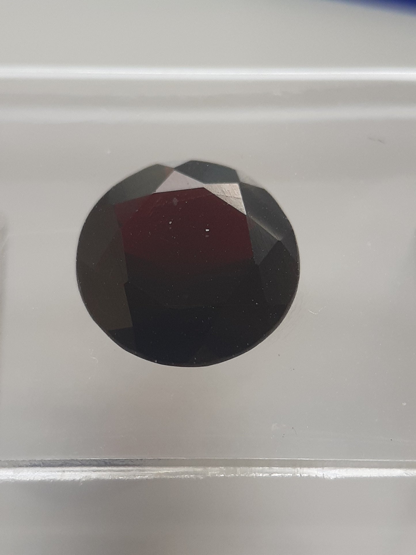 Certified Natural Garnet - 2.22 ct - Africa - Sealed - Natural Gems Belgium