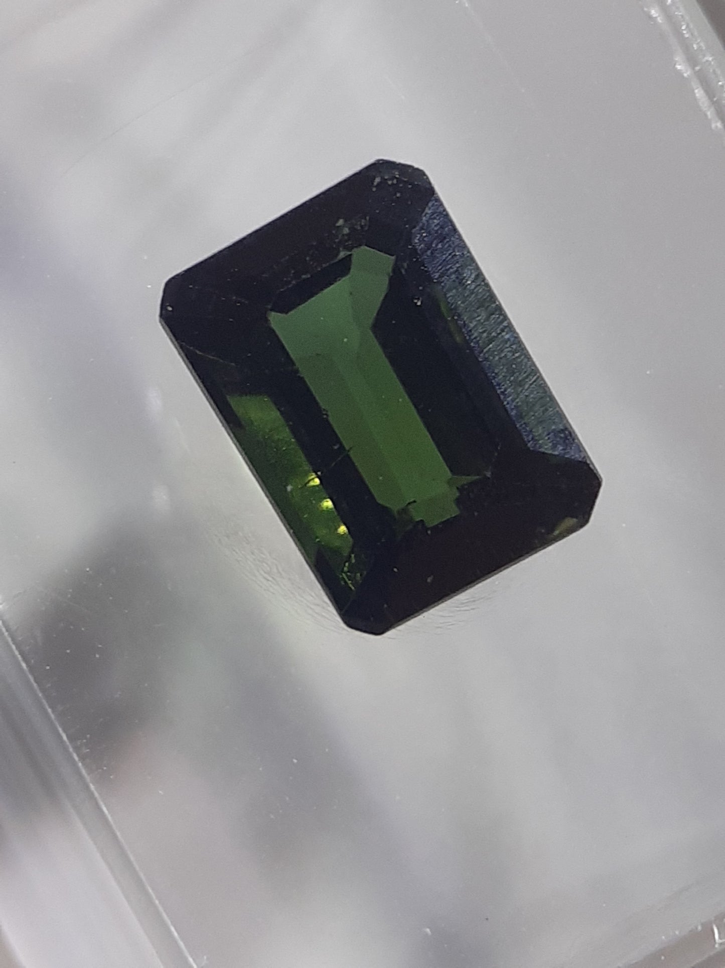 Certified Verdelite (green tourmaline) - 1.37 ct - Nigeria - Sealed - Natural Gems Belgium