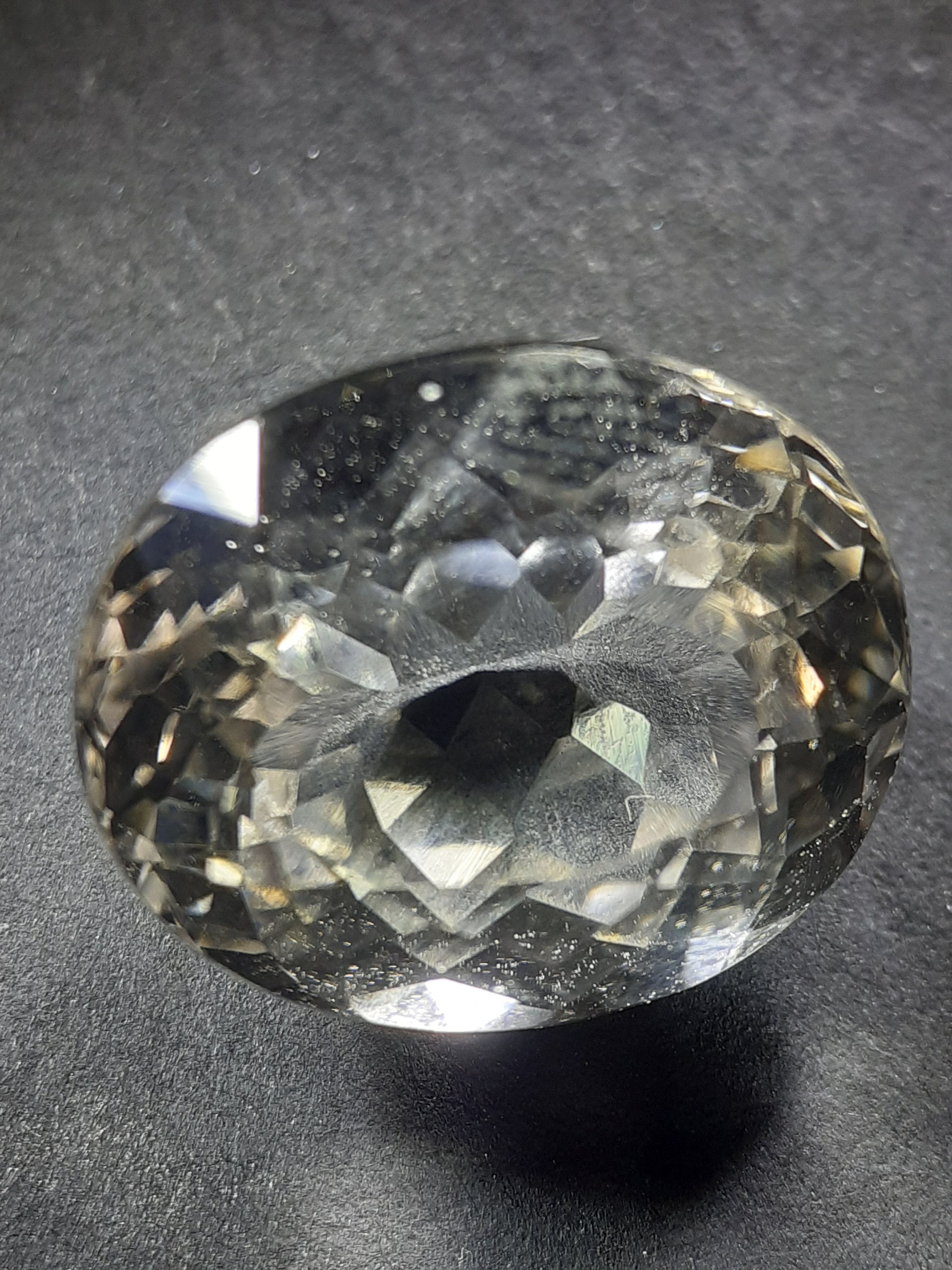 Natural Topaz - 10.61 ct - oval - unheated - untreated - Brasil- Certified by seller - Natural Gems Belgium