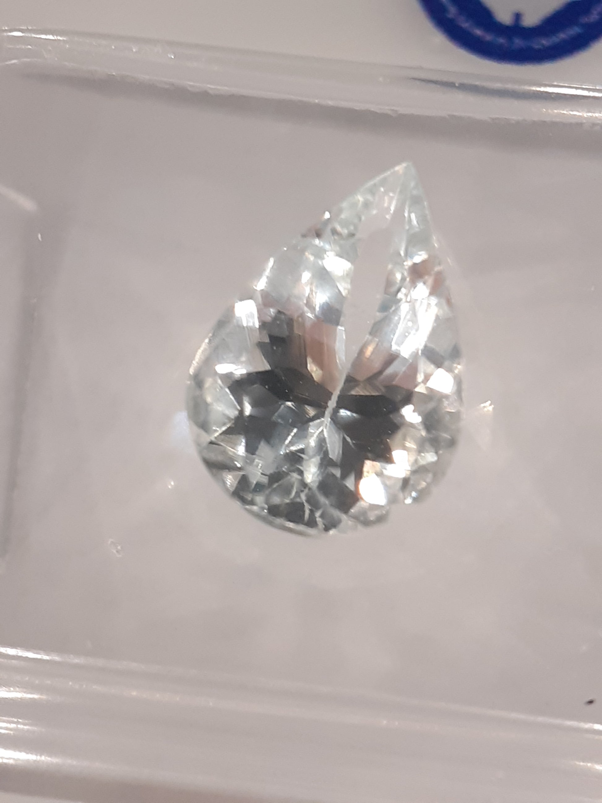 Certified Natural Goshenite (beryl) - 1.72 ct - pear shaped - Brasil - Sealed - Natural Gems Belgium