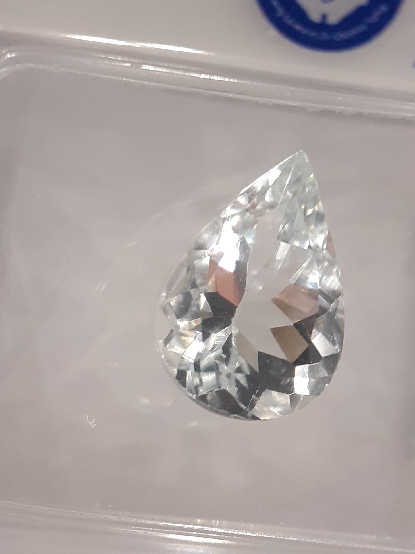 Certified Natural Goshenite (beryl) - 1.72 ct - pear shaped - Brasil - Sealed - Natural Gems Belgium