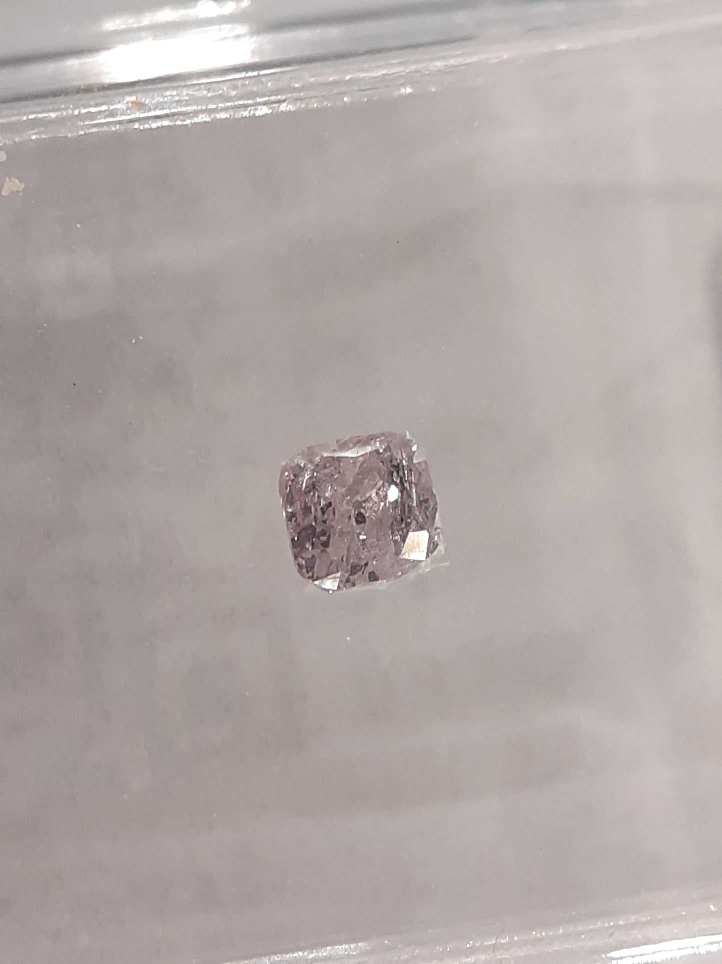 Certified Natural Diamond - Square Cushion Modified Brilliant - 0.13 ct - I3 - Natural Fancy Light Purplish Pink - sealed - Natural Gems Belgium