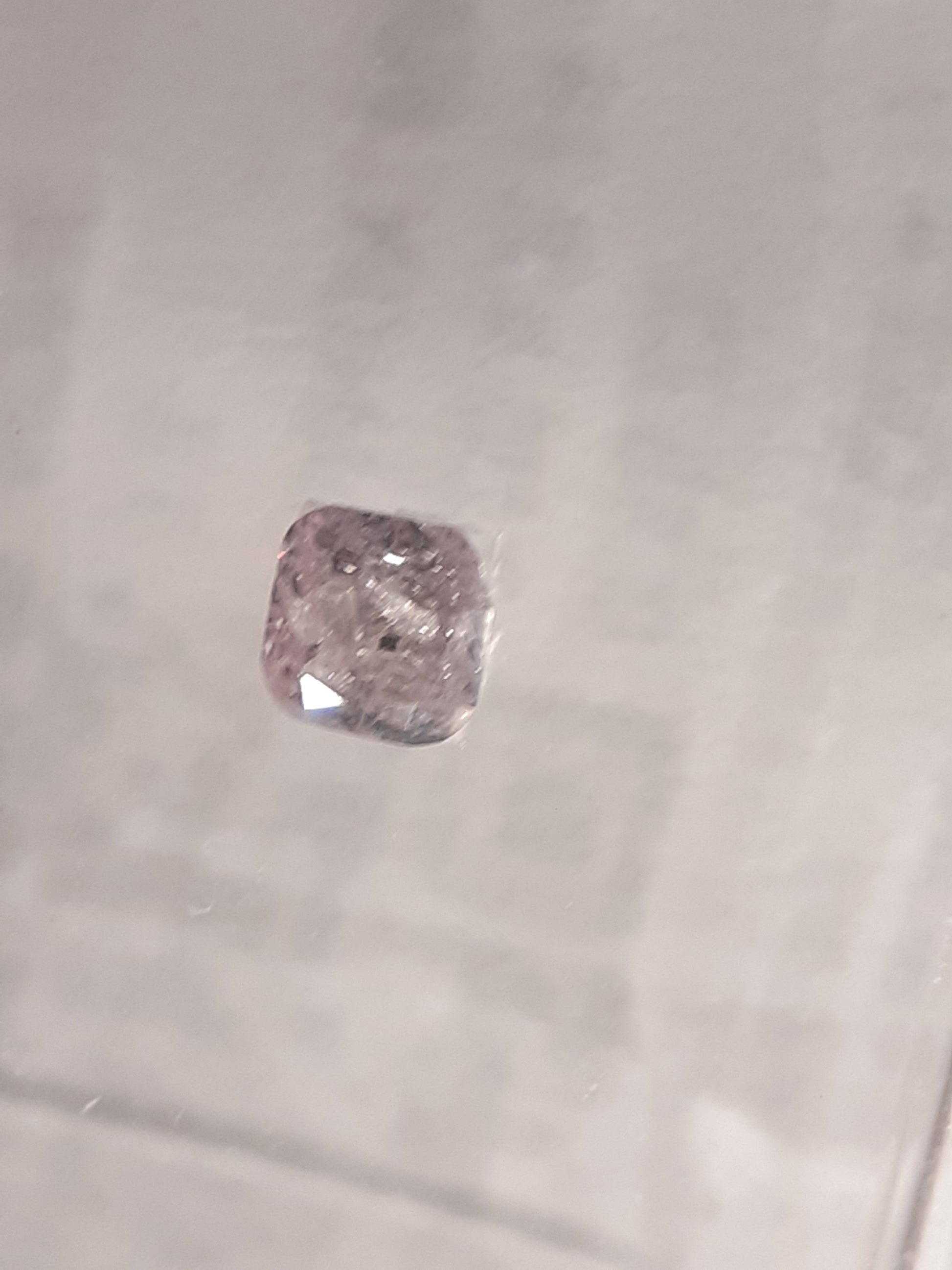 Certified Natural Diamond - Square Cushion Modified Brilliant - 0.13 ct - I3 - Natural Fancy Light Purplish Pink - sealed - Natural Gems Belgium