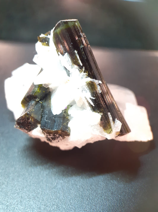 Green cap Tourmaline crystal with Feldspar 80 ct - Natural Gems Belgium