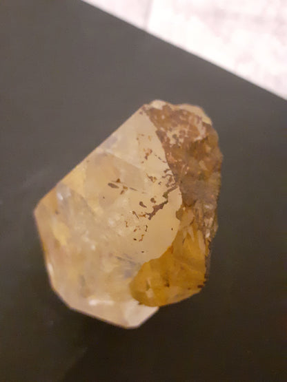 Nice rough natural Quartz with ferro deposit, 875ct - Natural Gems Belgium