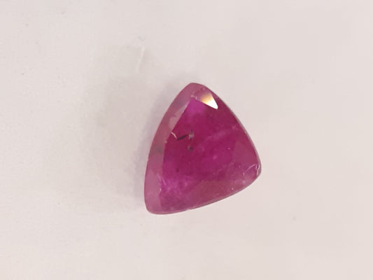 Trillion Purplish Red Ruby, Africa - Heated - 0.64ct - Natural Gems Belgium