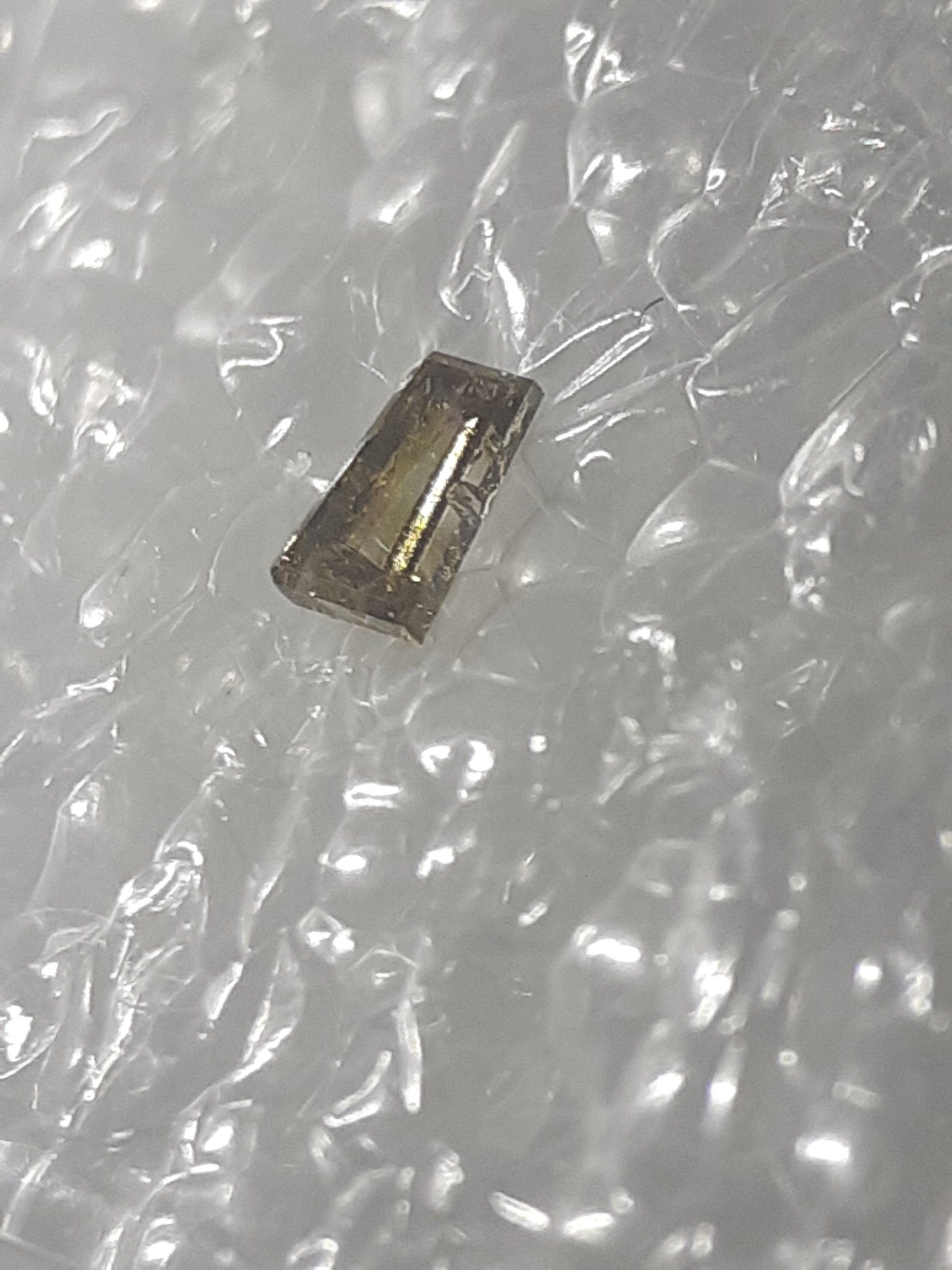 Natural tapered baguette Diamond - 0.05ct - I2 - fancy deep brownish yellow - sealed - Natural Gems Belgium