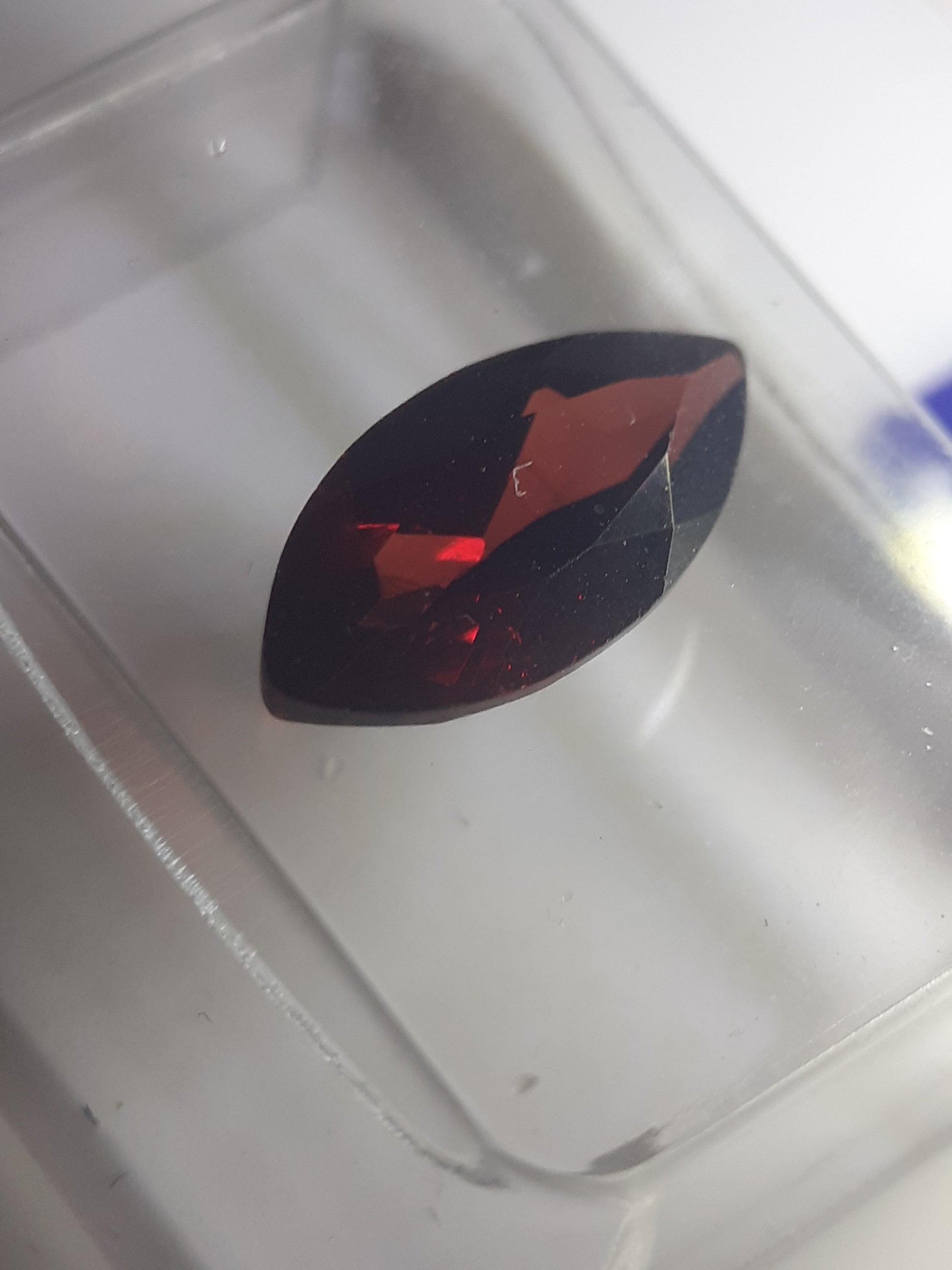 Natural Rhodolite (pyrope-almandine) Garnet - 2.00 ct - Certified - Sealed - Natural Gems Belgium