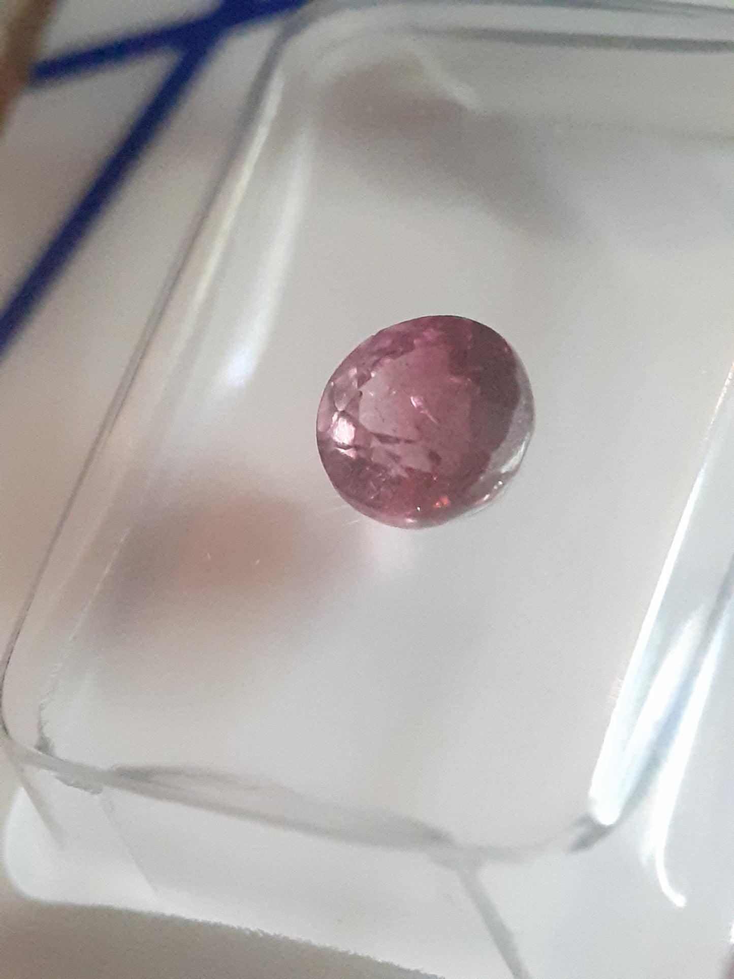 Certified pink tourmaline - 0.88 ct - round brilliant - Sealed - Natural Gems Belgium