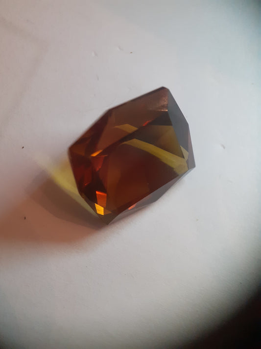 Amazing reddish yellowish brown Citrine, 30.00 ct, hexagon, seller certified - Natural Gems Belgium