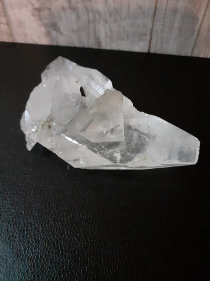 Specimen of natural Quartz, 331 ct or 66.34 gr - Natural Gems Belgium