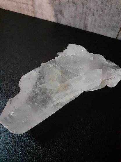 Specimen of natural Quartz, 331 ct or 66.34 gr - Natural Gems Belgium