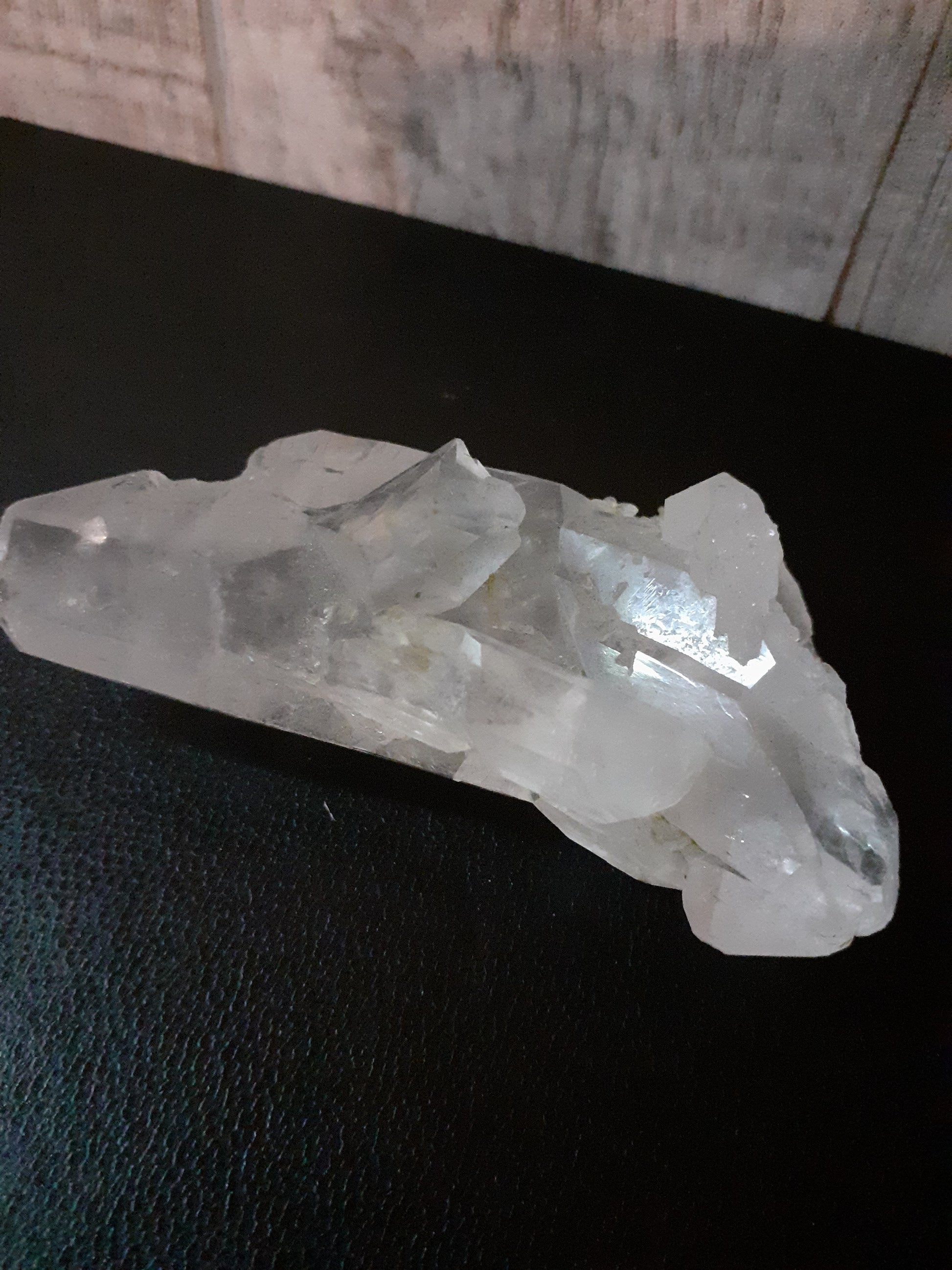 Specimen of natural Quartz, 331 ct or 66.34 gr - Natural Gems Belgium