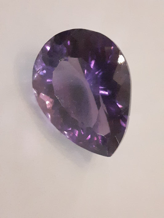 Deep Purple pear shaped very nice faceted natural amethyst, 7.40 ct - Natural Gems Belgium