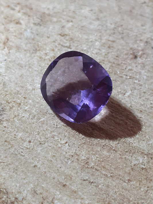 cushion clear purple natural amethyst, 7.60 ct - Natural Gems Belgium