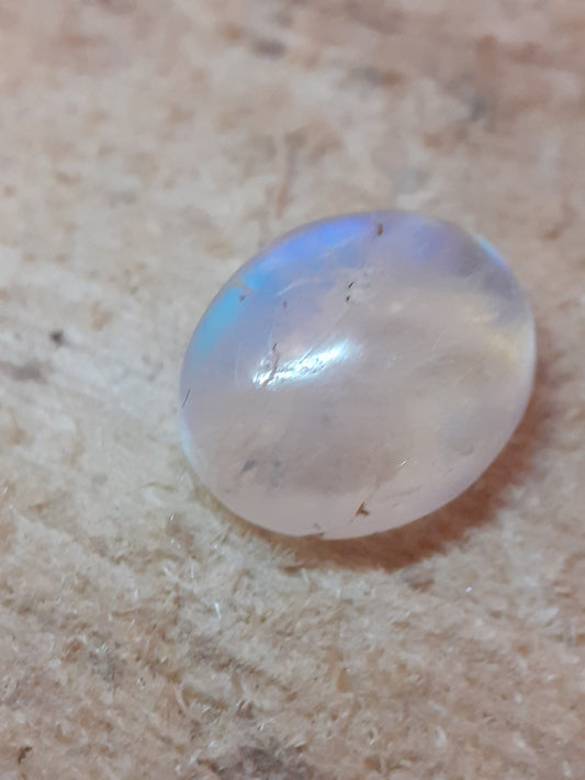 Oval cabuchon pale blue moonstone 4.90 ct - Natural Gems Belgium