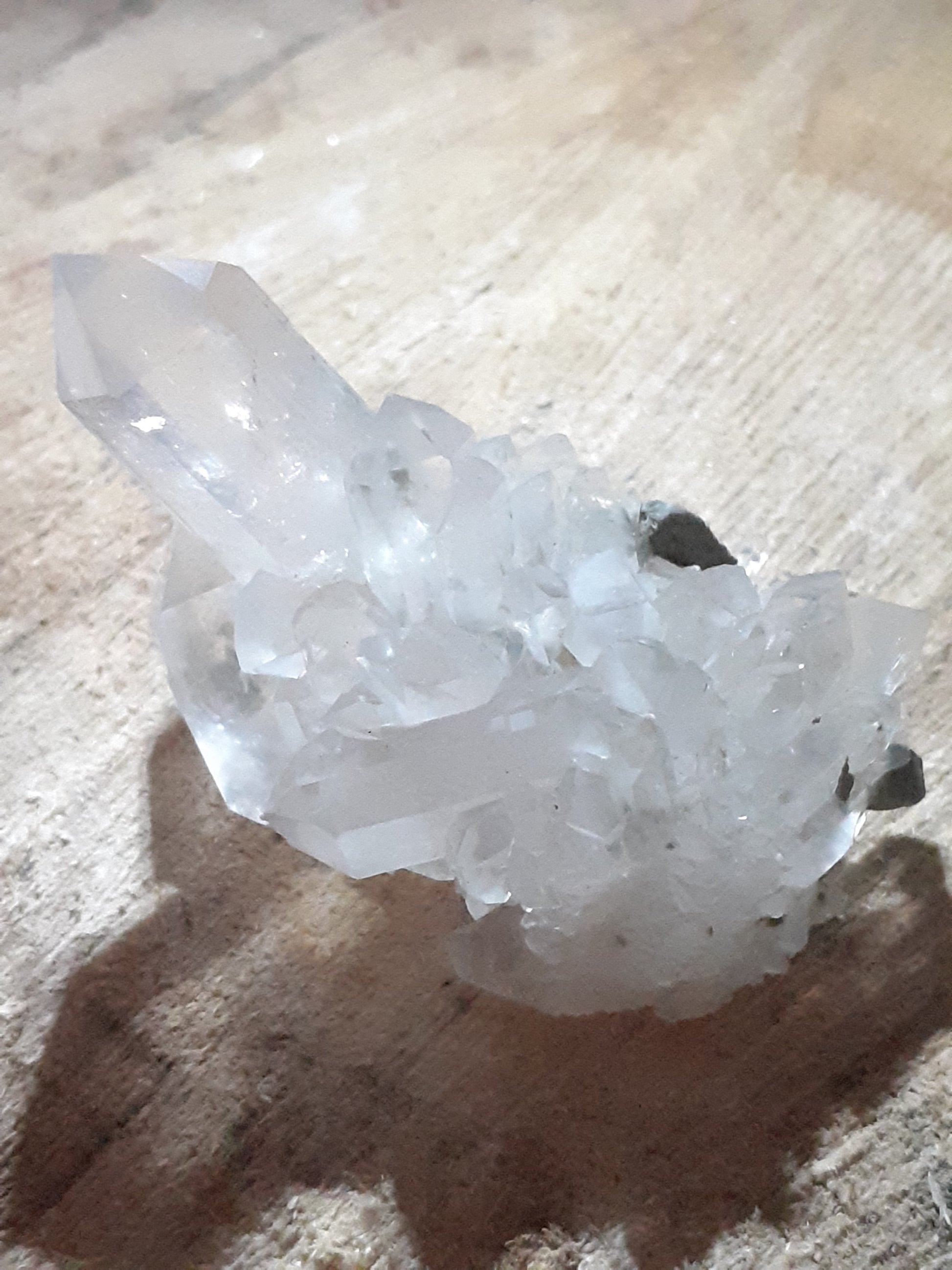 Natural  clear Quartz crystal, 132.20 ct - Natural Gems Belgium