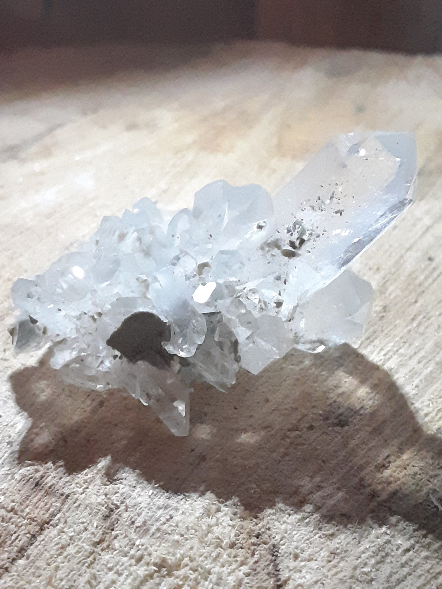 Natural  clear Quartz crystal, 132.20 ct - Natural Gems Belgium