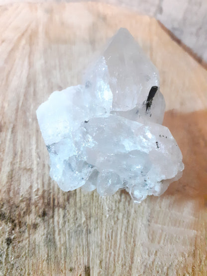 Natural cluster of Quartz included with black tourmaline, feldspar crust, 426.30 ct - Natural Gems Belgium